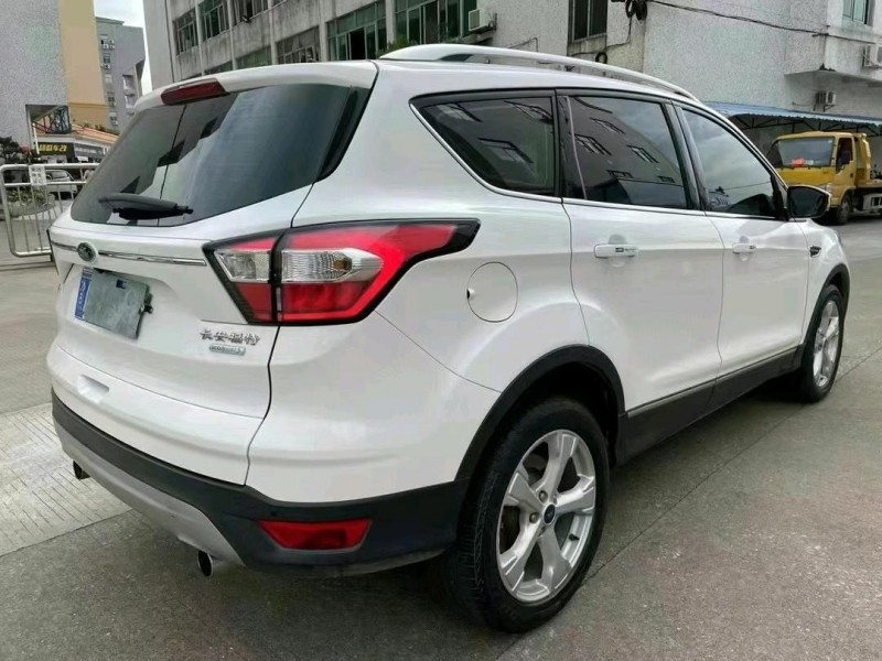 中山19年福特翼虎5