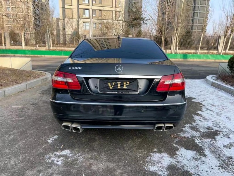 青岛13年奔驰E8