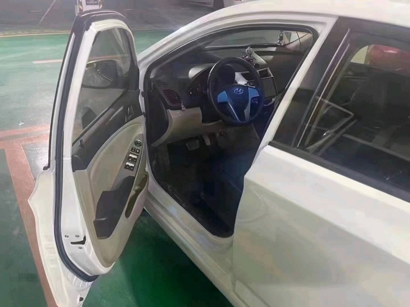 济南17年现代瑞纳1