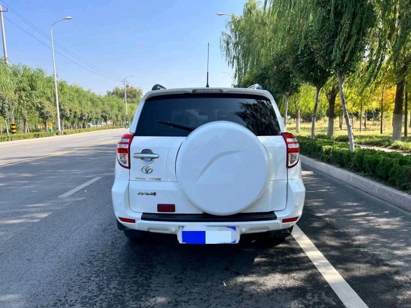 东营12年丰田RAV48