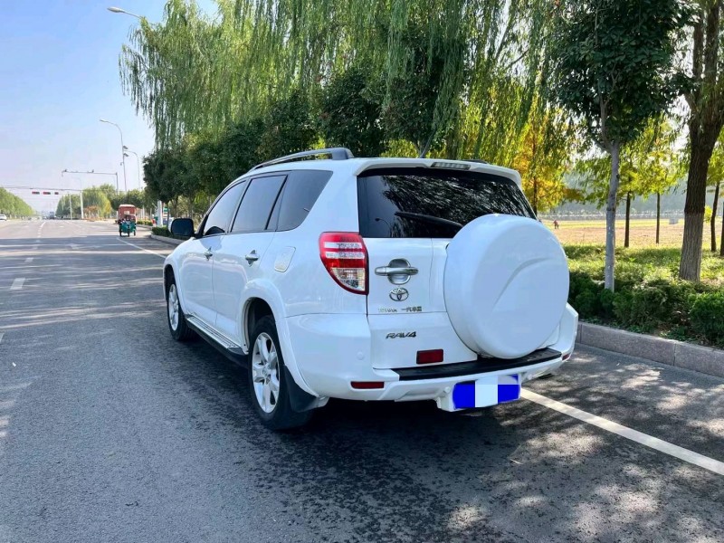 东营12年丰田RAV42