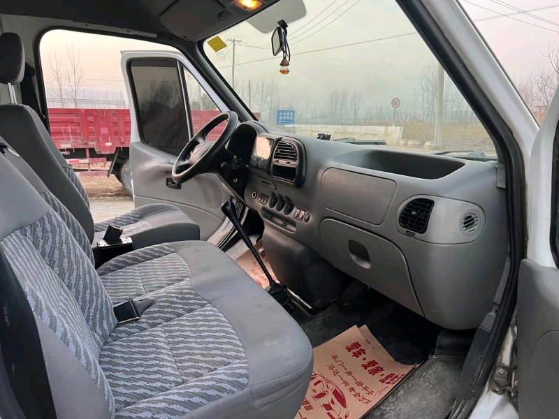 徐州15年福特全顺5