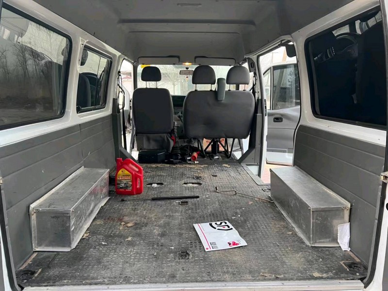 徐州15年福特全顺6