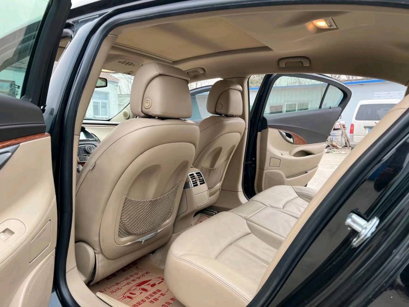 徐州12年别克君越6