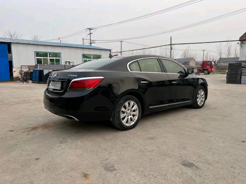 徐州12年别克君越8