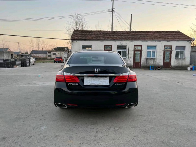 徐州16年本田思铂睿1