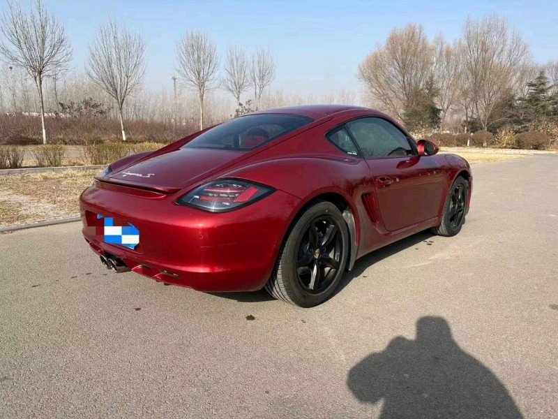 济南12年保时捷卡曼8