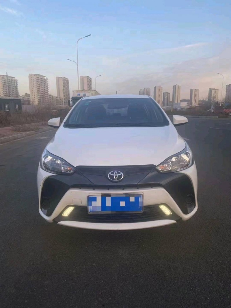 济南17年丰田YARiS L 致炫8