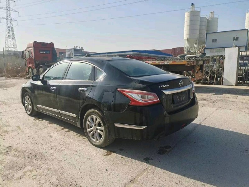 济南13年日产天籁3