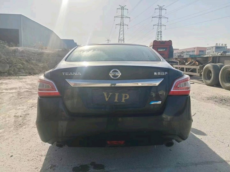 济南13年日产天籁1