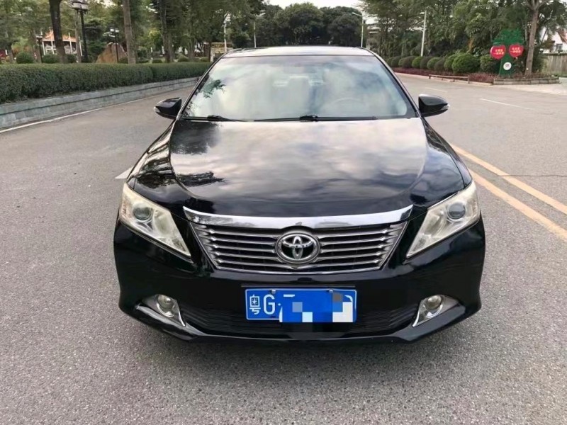 济南14年丰田凯美瑞1