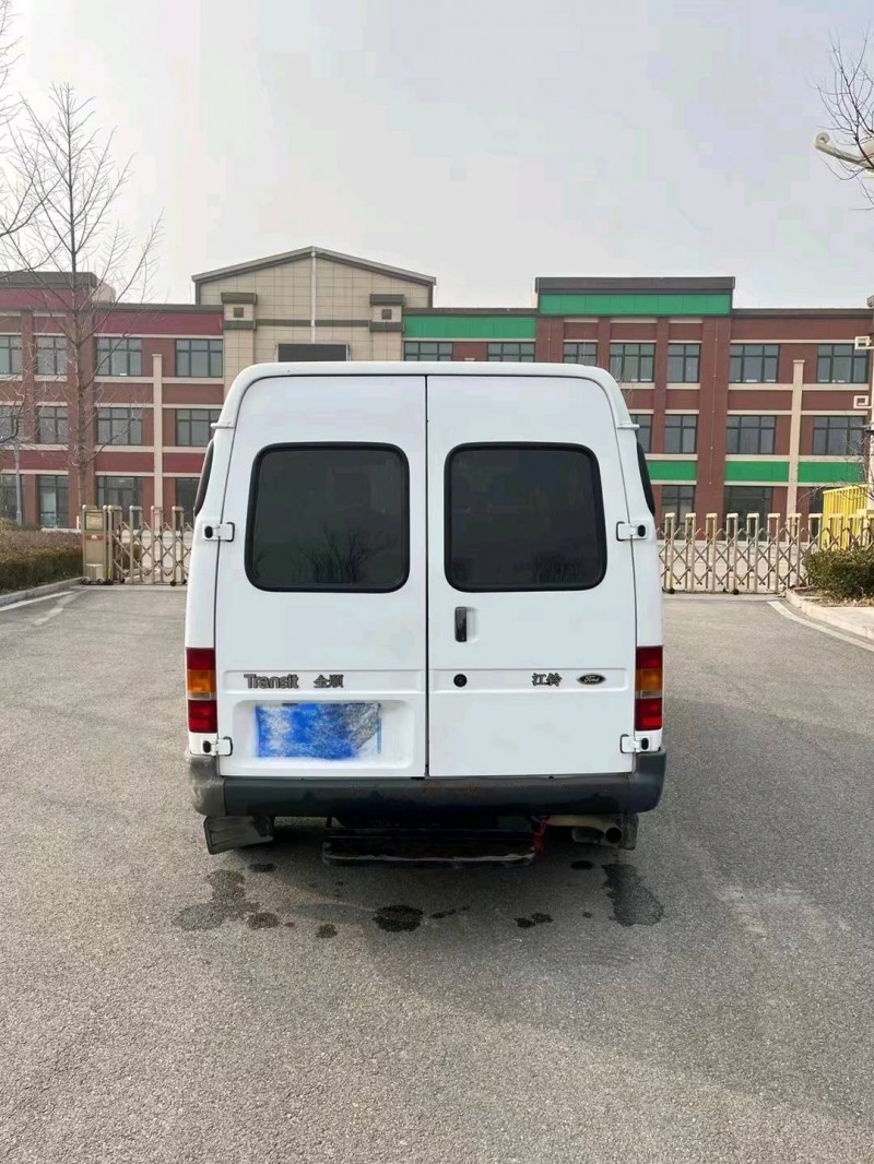 济南17年福特全顺8