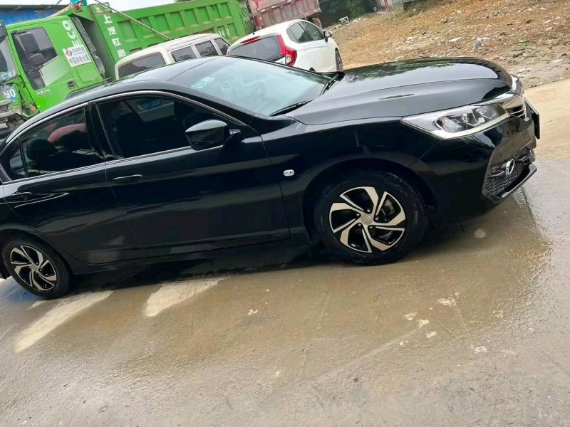 成都16年本田雅阁1