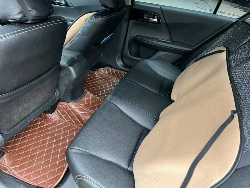 成都16年本田雅阁3