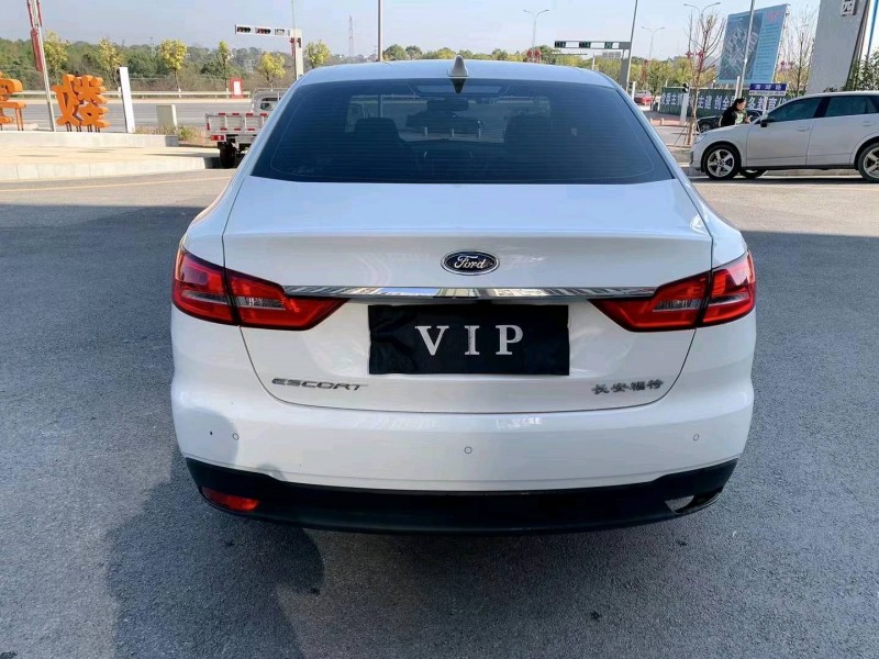 宜春21年福特福睿斯9