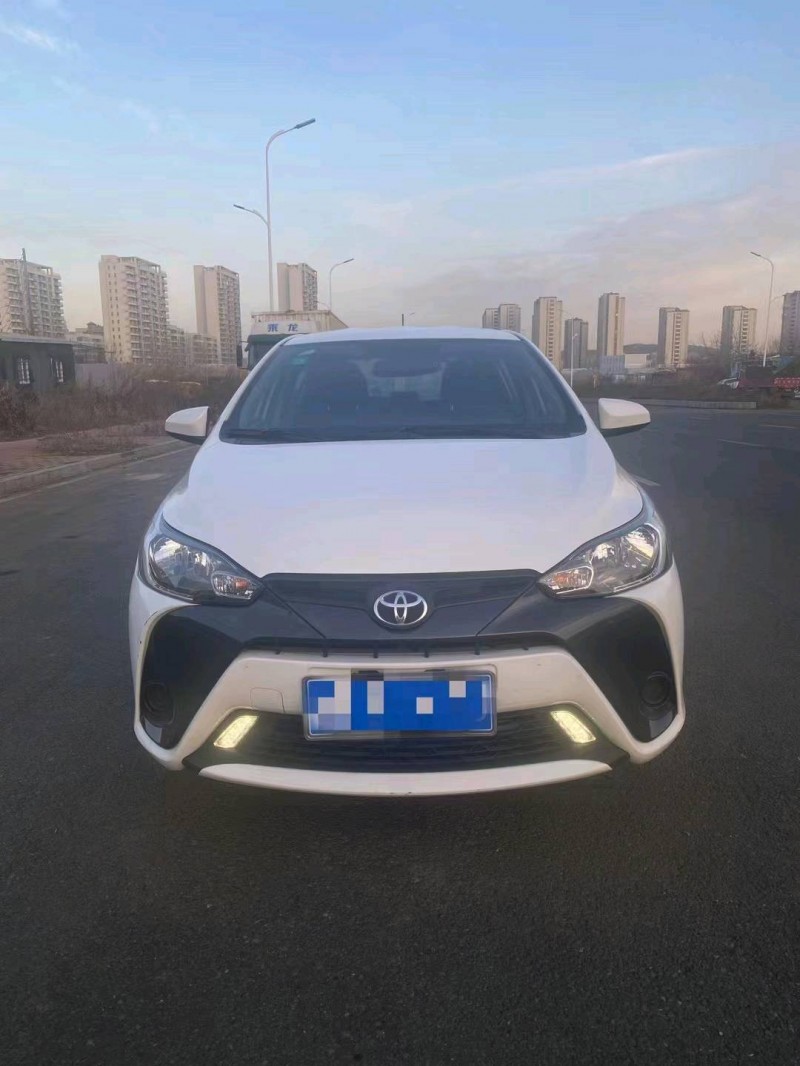 枣庄17年丰田YARiS L 致炫1