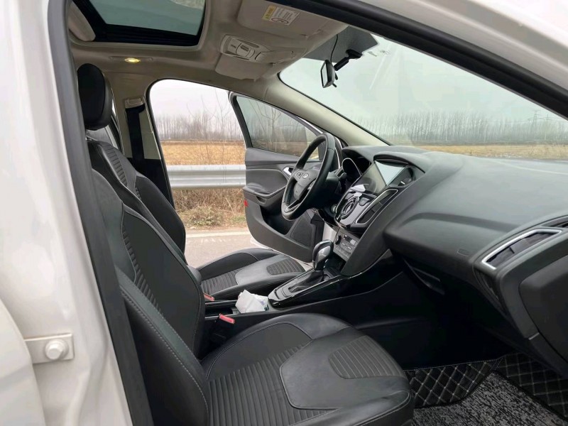 徐州15年福特福克斯5