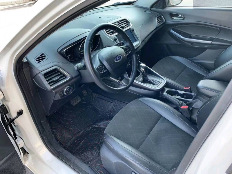 宜春21年福特福睿斯8