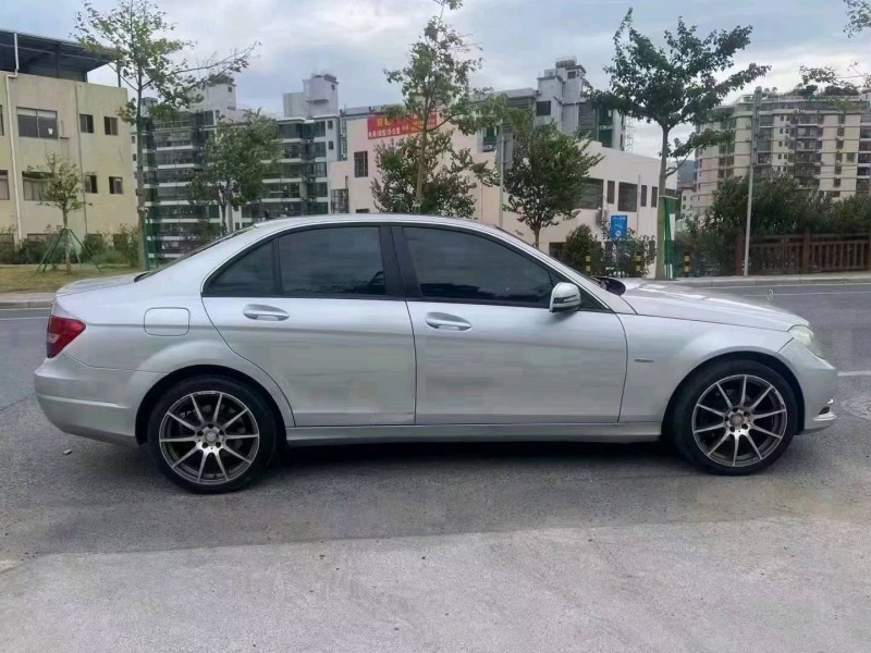 广州13年奔驰C4
