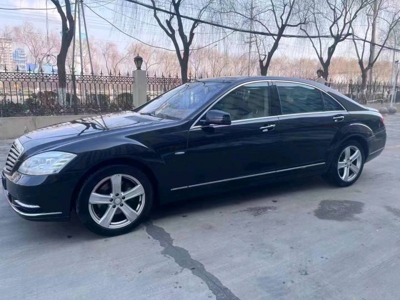 北京12年奔驰S4