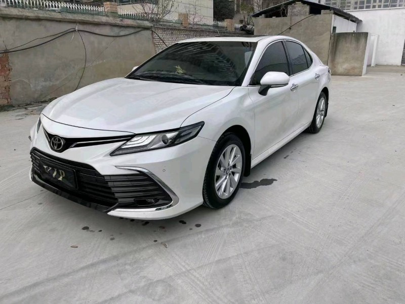 宜昌22年丰田凯美瑞3