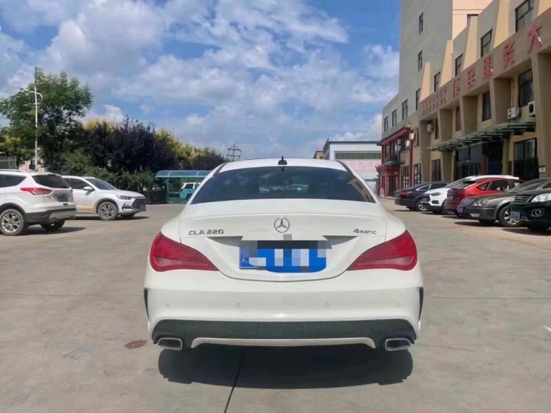青岛16年奔驰CLA7