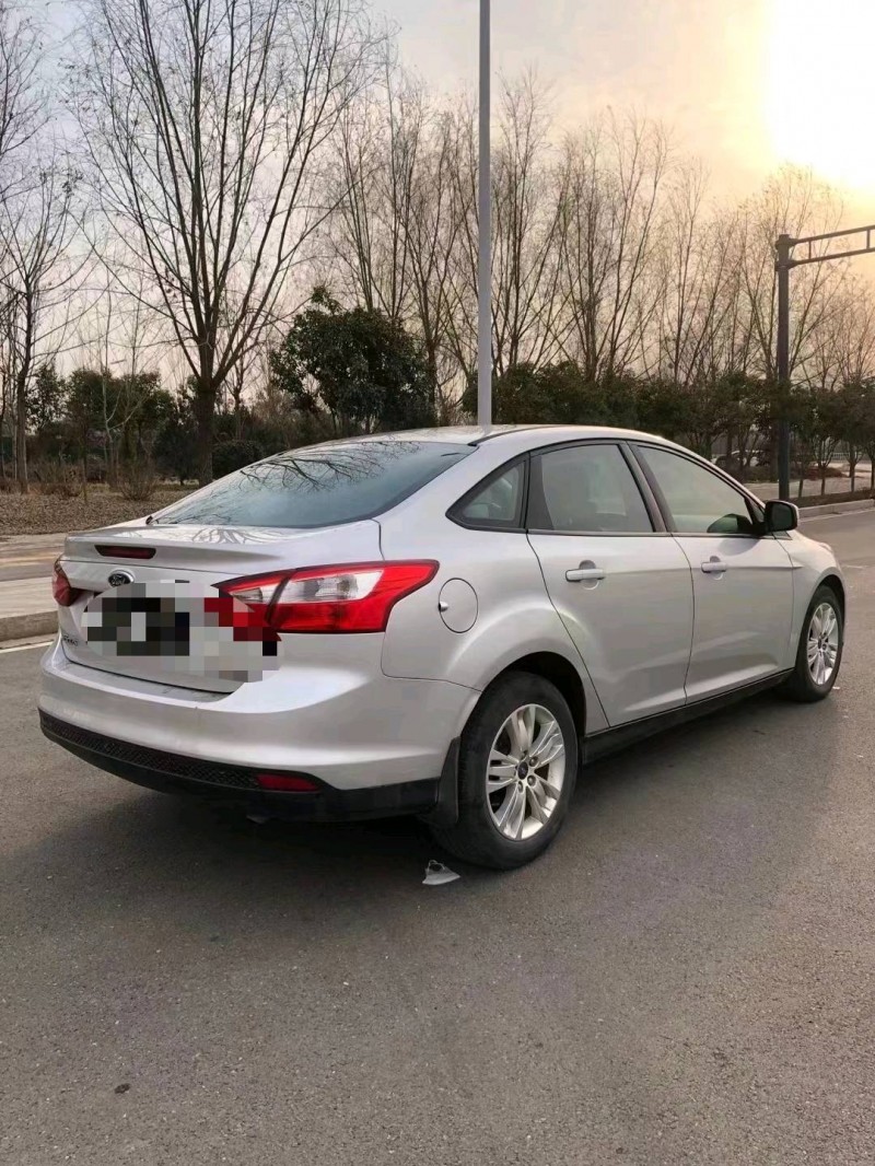 枣庄13年福特福克斯1