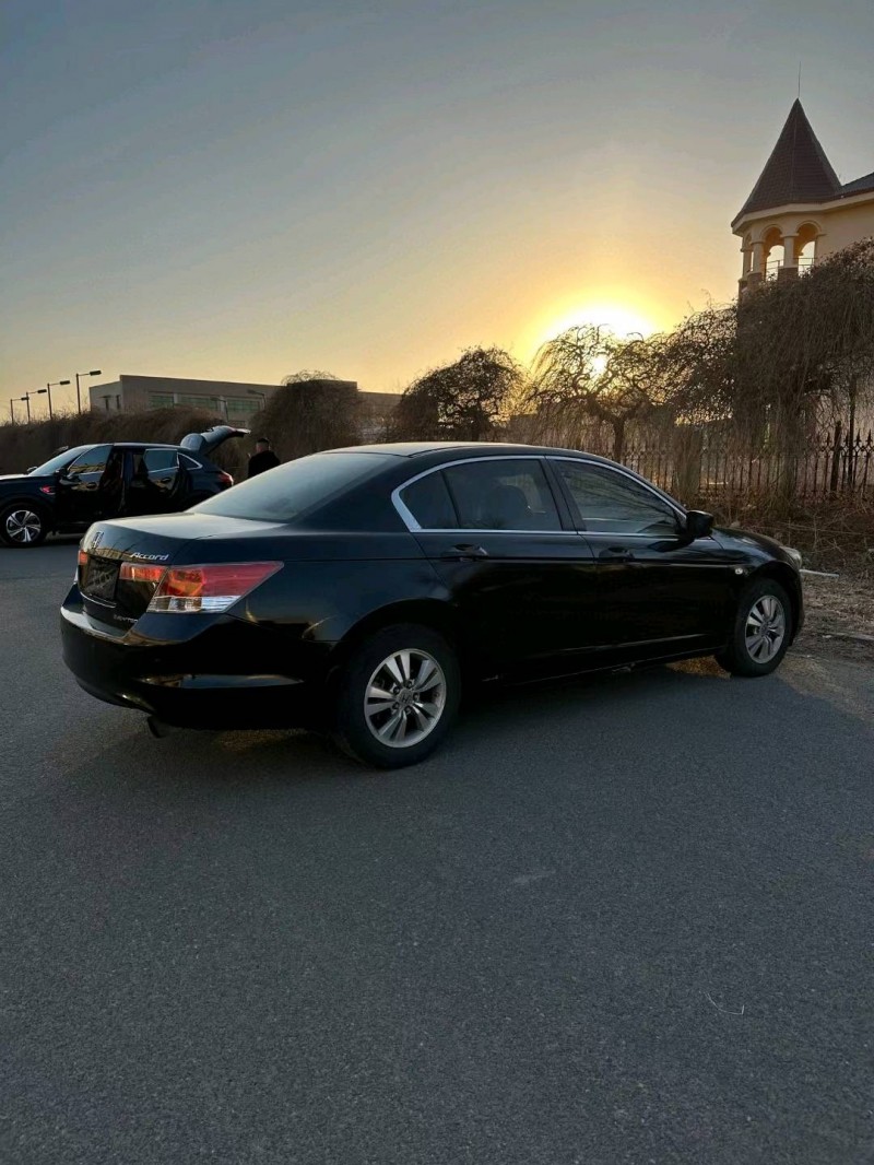 沈阳09年本田雅阁5