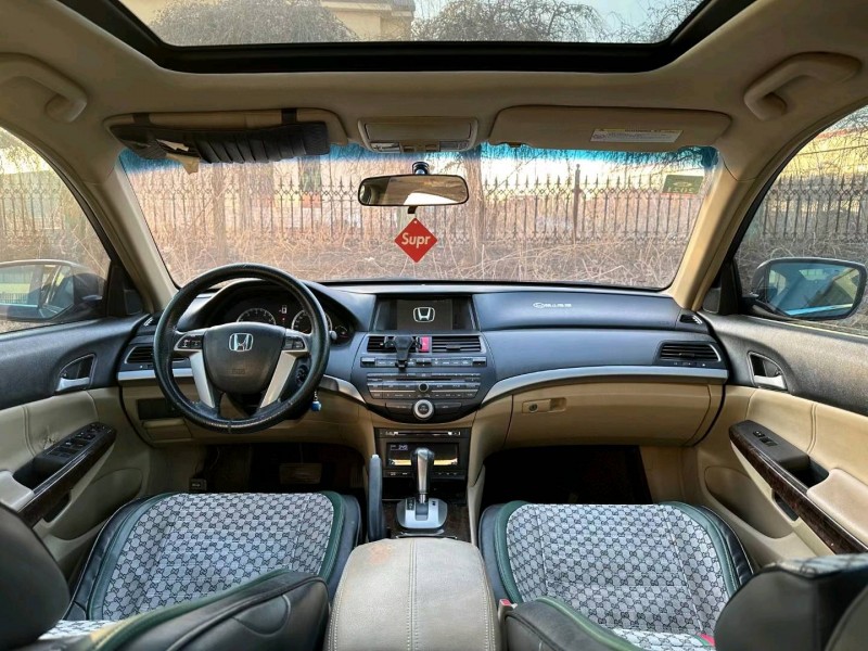 沈阳09年本田雅阁6