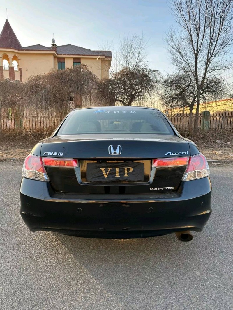 沈阳09年本田雅阁8