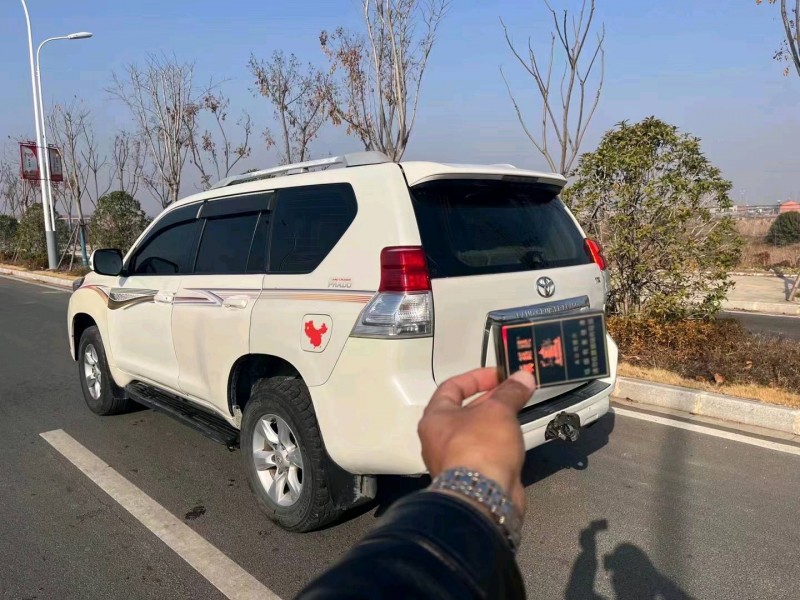 宜昌12年丰田普拉多3
