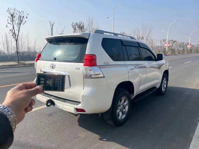 宜昌12年丰田普拉多6