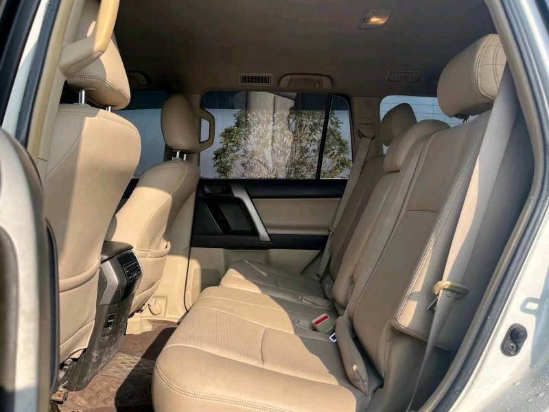 宜昌12年丰田普拉多9