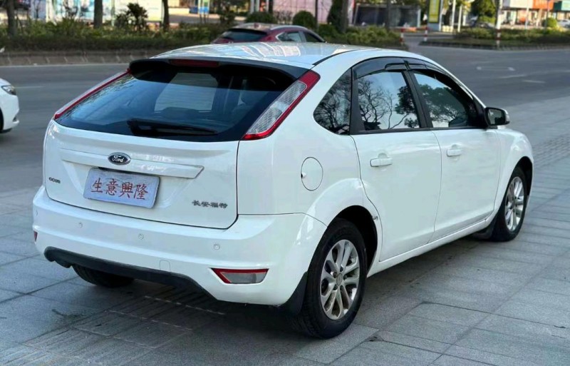 珠海12年福特福克斯5