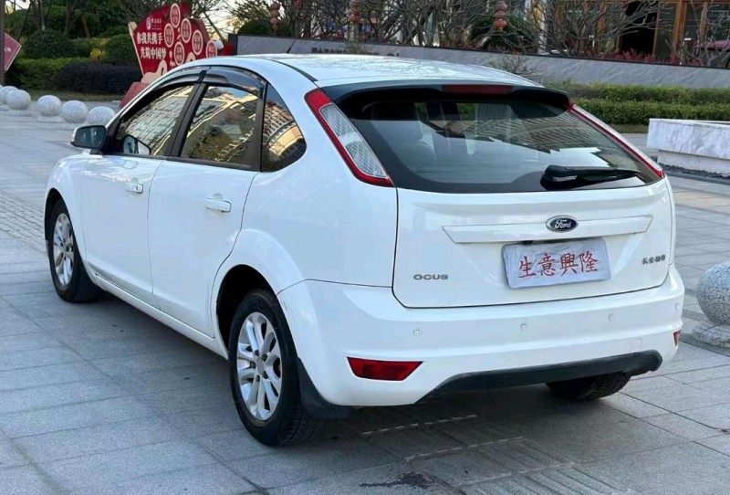 珠海12年福特福克斯6