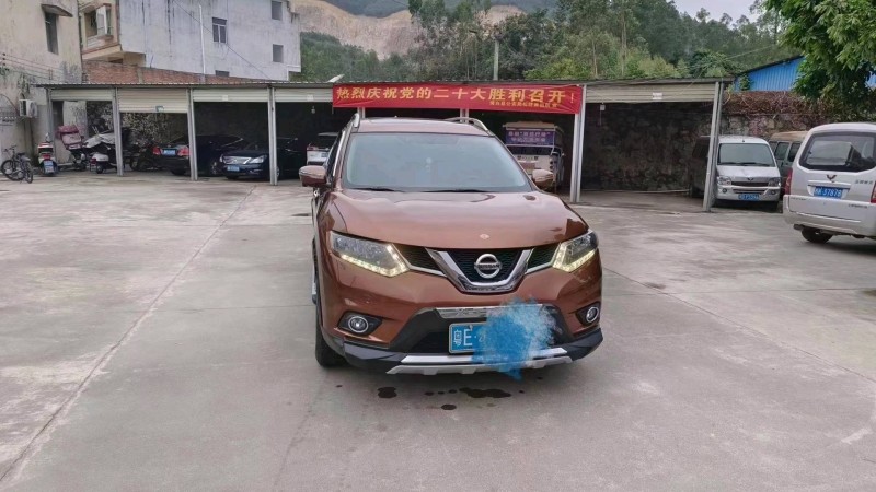 汕頭15年日產奇駿1
