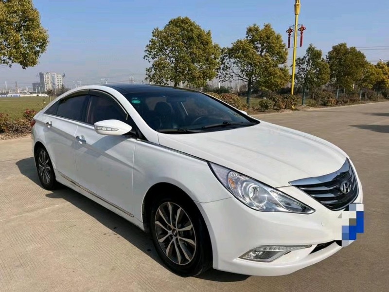 盐城13年现代索纳塔八2