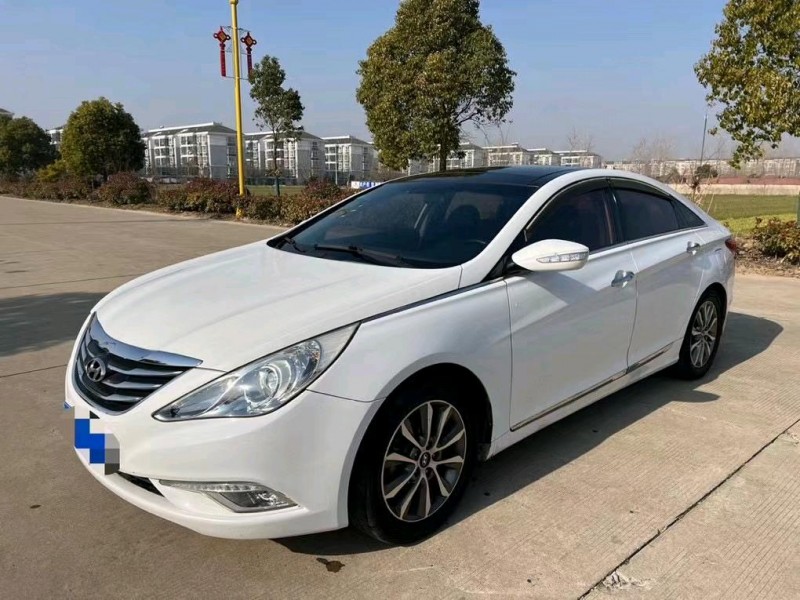 盐城13年现代索纳塔八3
