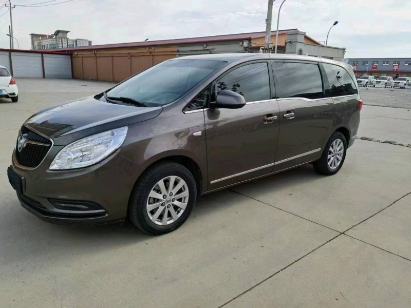 青岛18年别克GL82