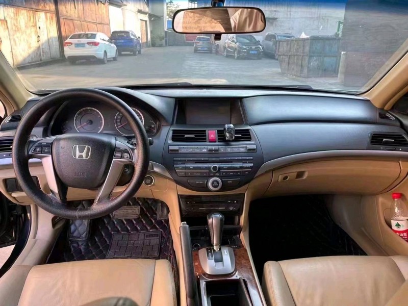 珠海12年本田雅阁3