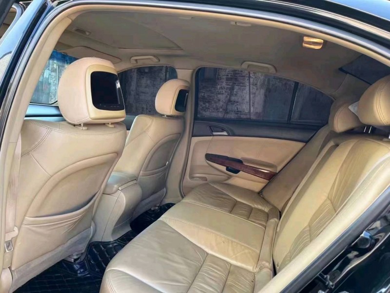 珠海12年本田雅阁2