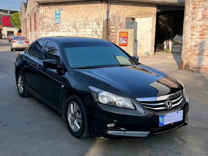 珠海12年本田雅阁1