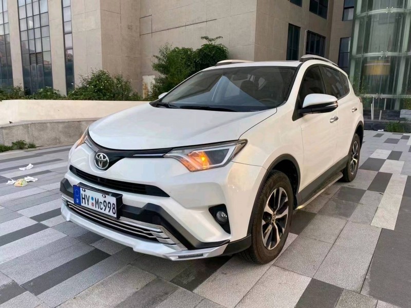 珠海17年丰田RAV42