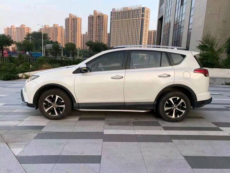珠海17年丰田RAV43