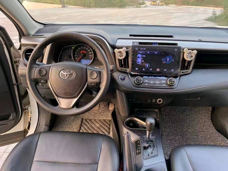珠海17年丰田RAV48