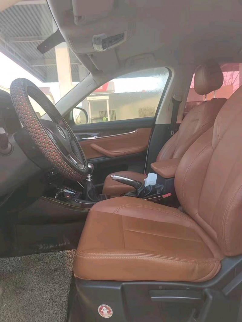 济南16年汉腾汽车X73