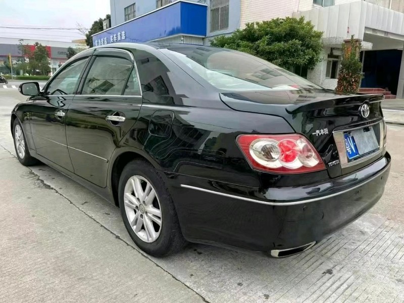 中山08年丰田锐志4