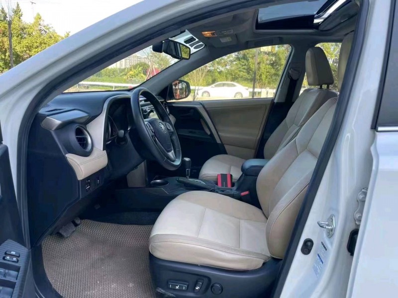 珠海16年丰田RAV47