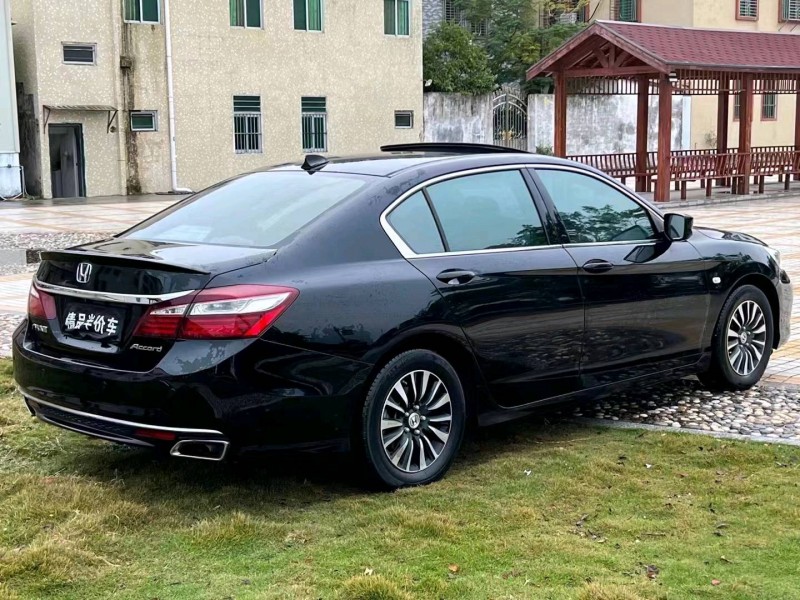 珠海16年本田雅阁5