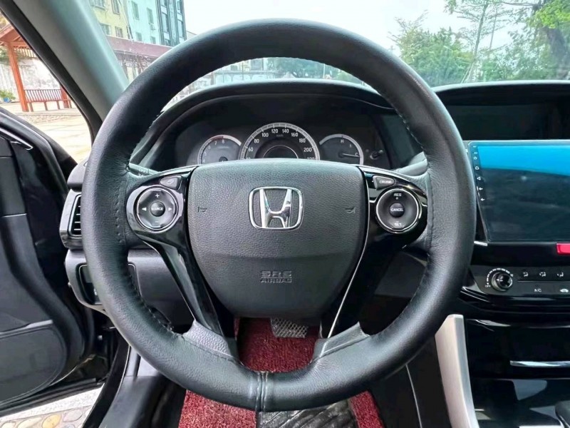 珠海16年本田雅阁4